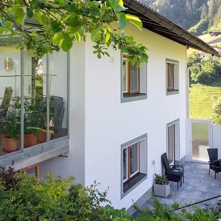 Elfriede * هوبفغارتن ان ديفر